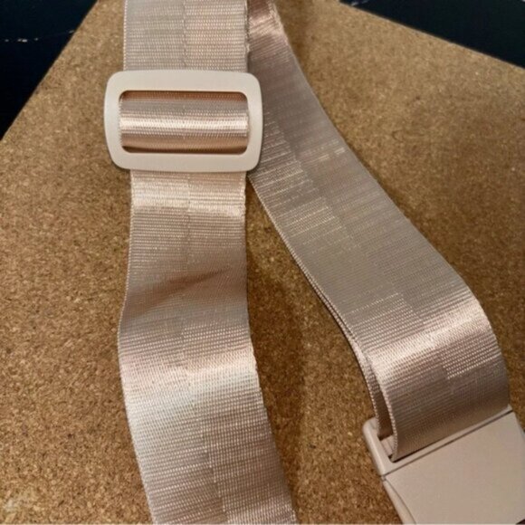 Apana Studio City Cozy White Sherpa Crossbody Belt Sling Bag Fanny Pack 8x6” - Picture 5 of 8